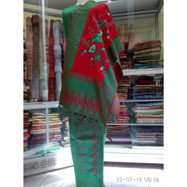 Songket Halaban Khas Sumatera Barat