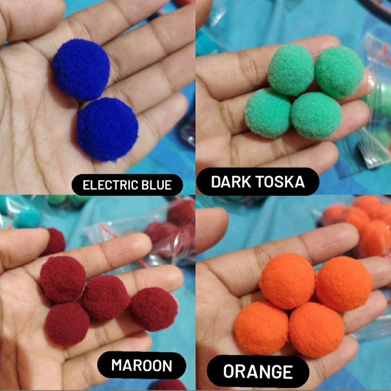 pom pom 2cm isi 20pcs / bahan montesori