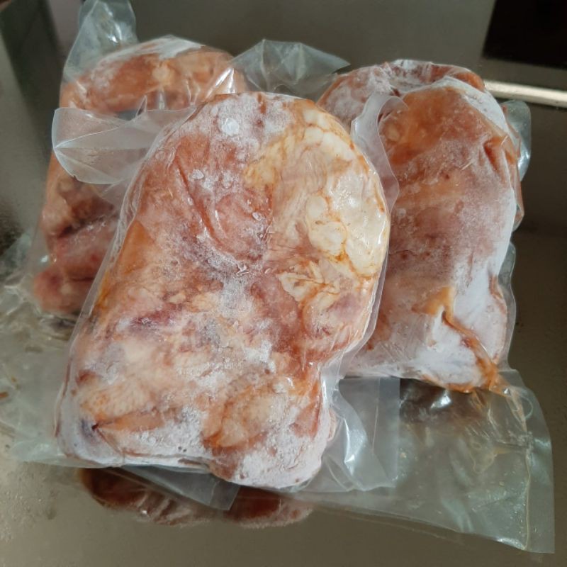 

Ayam Marinasi Grade A, ayam utuh berbumbu dipotong 9