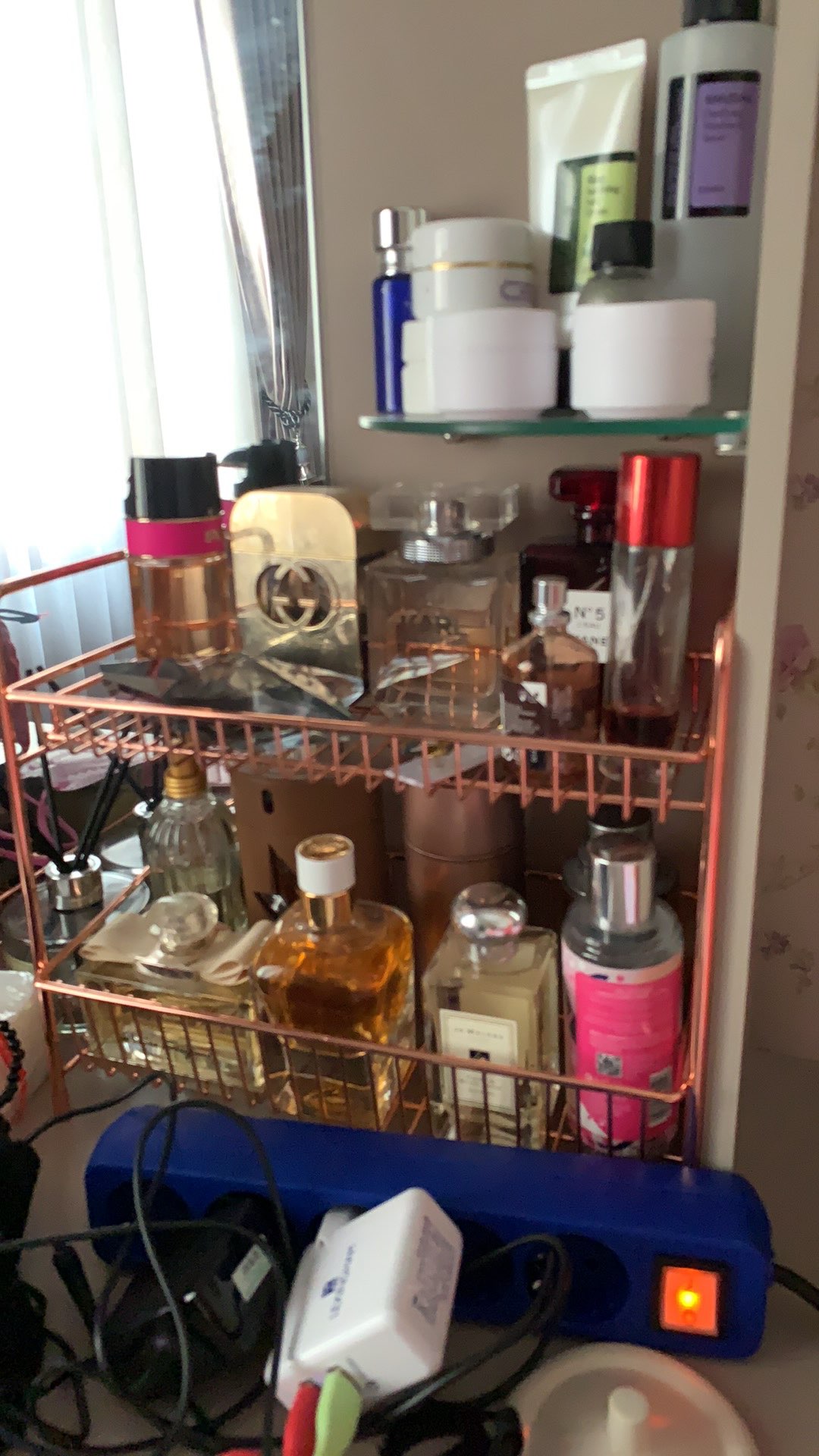 Rak Susun Rosegold Tingkat Serbaguna Peralatan Dapur Kosmetik Makeup Skincare Kamar Mandi Dua Lapis