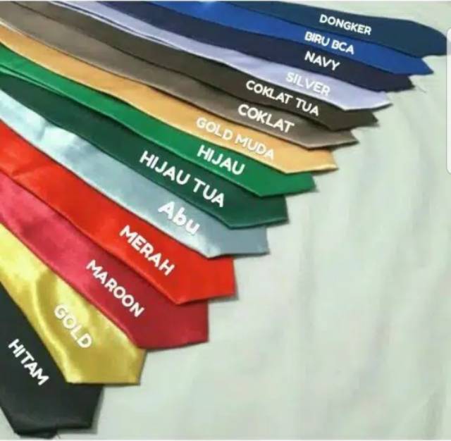 Dasi Panjang Pria Polos Import Gold Emas Ukuran Slim 2 Inch Atau 5 Cm