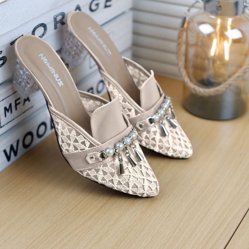 wedges hak kaca cantik