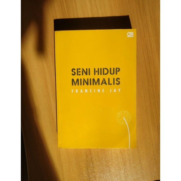 

Buku Seni Hidup Minimalis