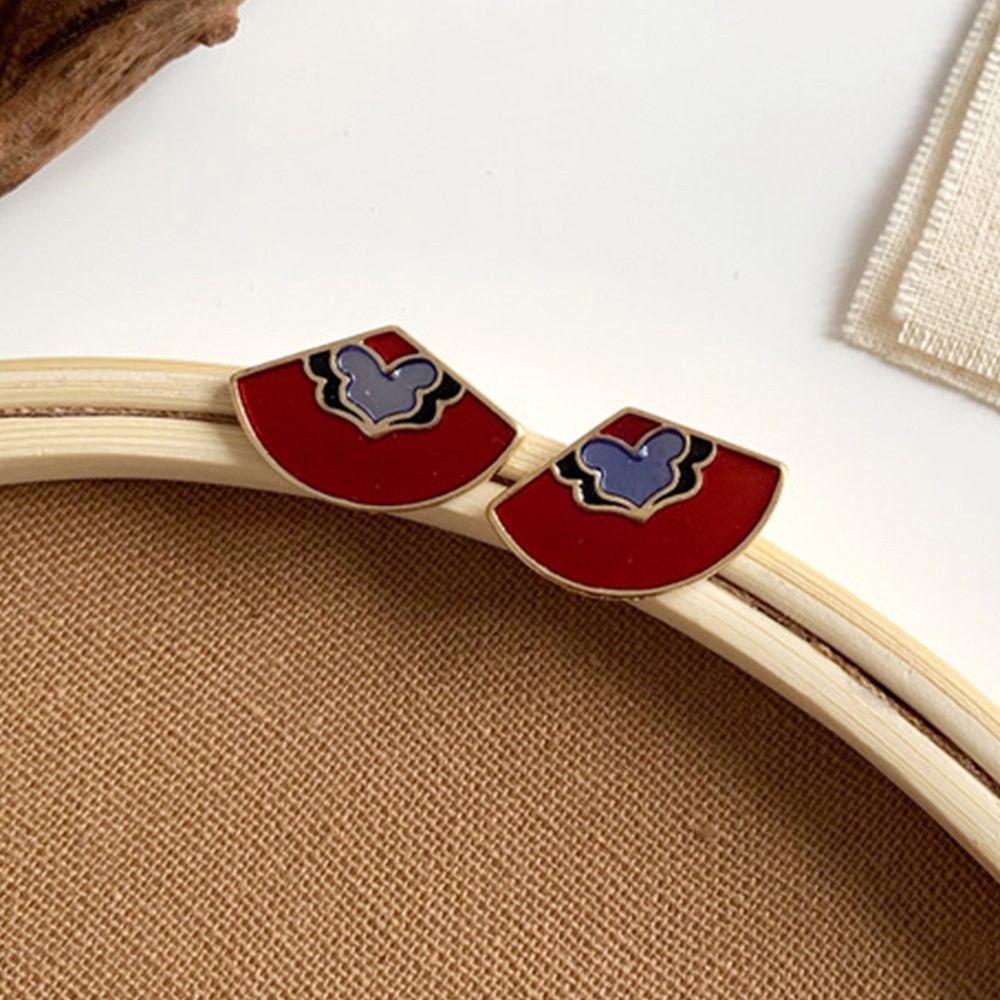 Anting Klip Enamel Bentuk Geometri Warna Merah Gaya Vintage Untuk Wanita