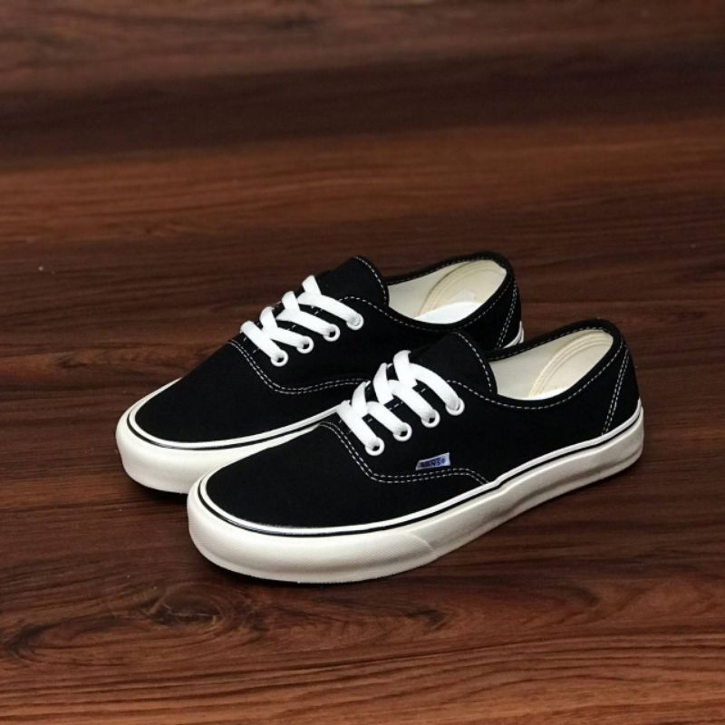 Vans authentic anaheim black white