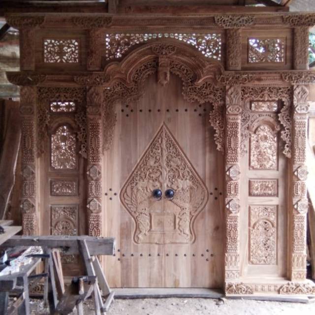 Pintu kelir Gebyok ukir 3 meter
