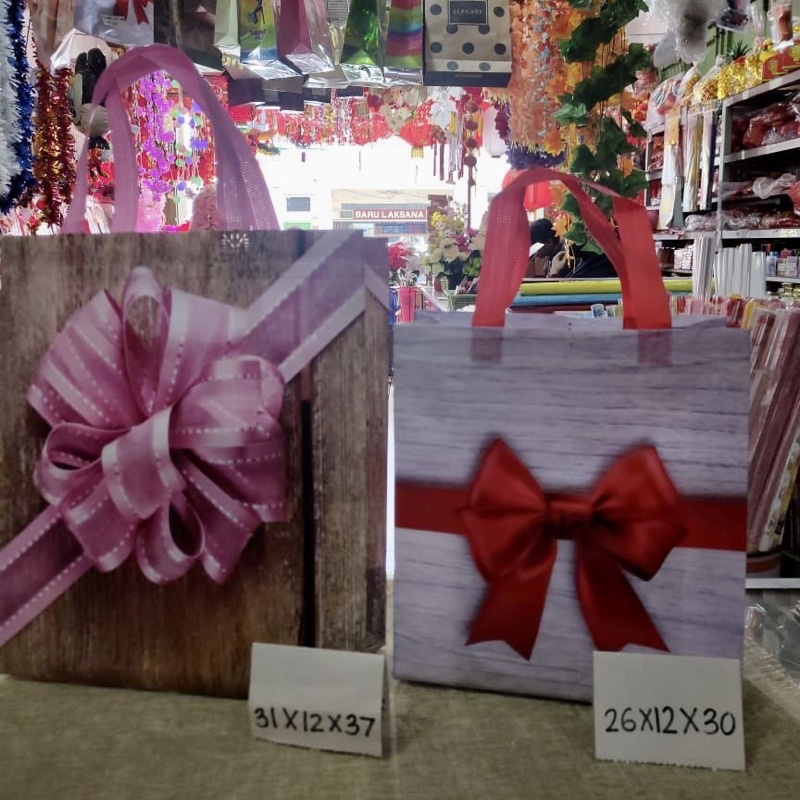 

Paper Bag Fancy Motif Pita - Kecil / Besar