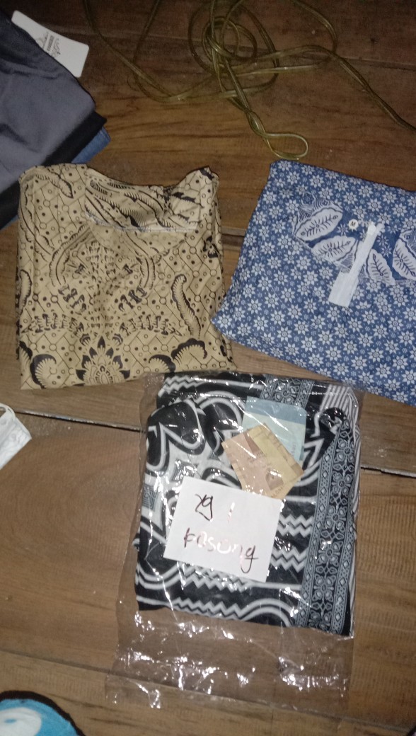 Atasan Batik Dolby Dolbi Dobby Doby Tenun Sutra Tulis Halus Katun Atbm Baron ,sarombit Atasan