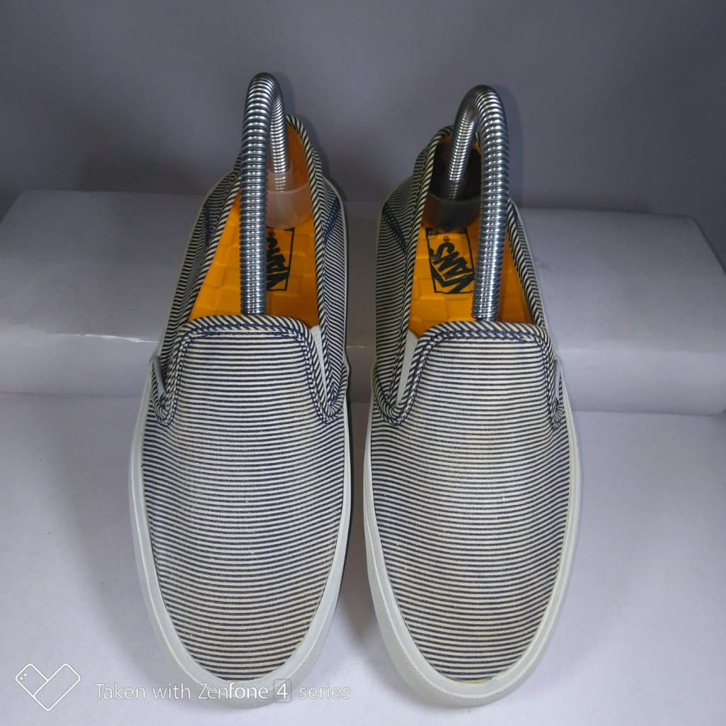 vans surf slip ons