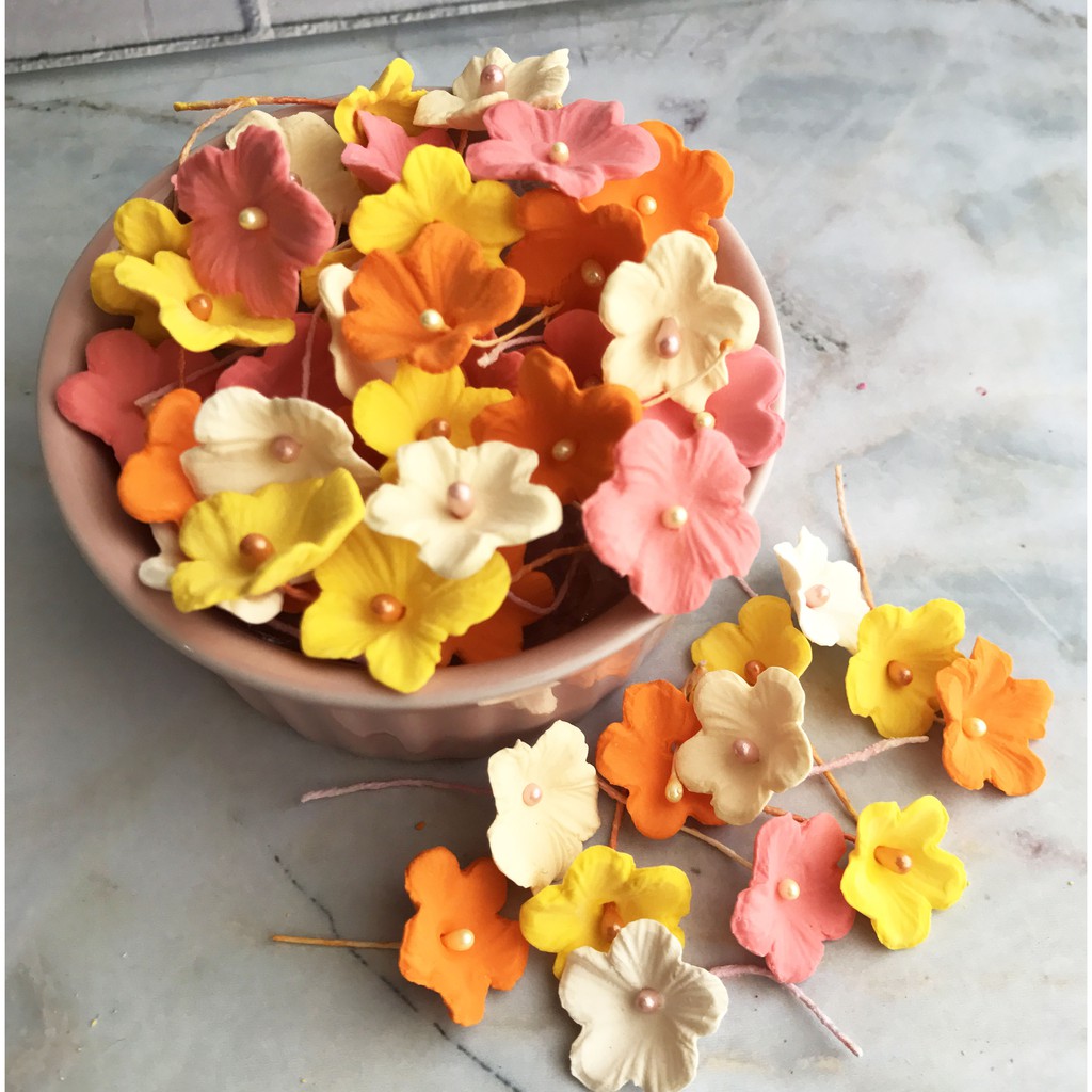 

Gumpaste Hiasan kue tart- bunga s2