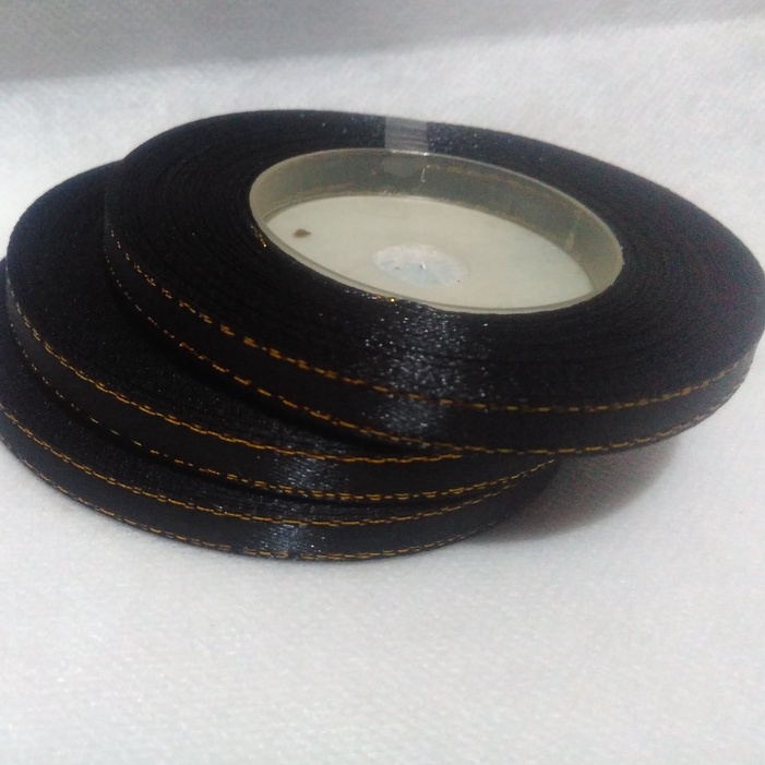 

Pita Satin Lis mas Hitam 1/4 inch isi 25yard