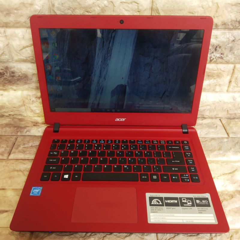 Laptop Bekas Acer Aspire ES1-432 N3350 4GB/500GB Merah Bersih Merona