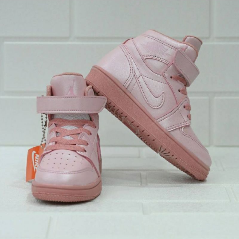 SEPATU ANAK PEREMPUAN KEREN WARNA PEACH HIGH PEREKAT TALI