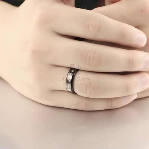 AILOVIU Cincin Couple Ukir Nama R38 Black Love Titanium Tunangan Kawin High Quality + BONUS Gelang Couple