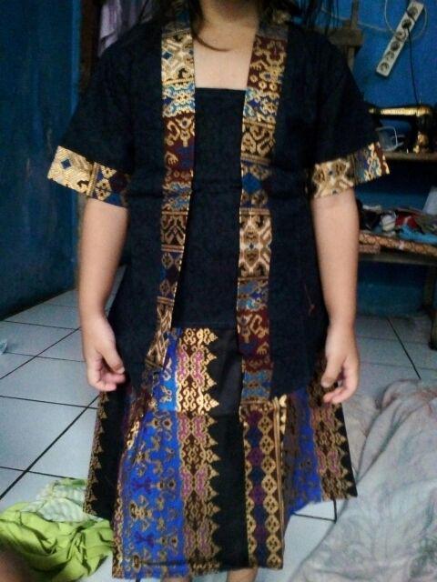 Kutu Baru Anak Usia 1,2,3,4,5,6,7,8,9,10,11,12 Tahun Setelan Kebaya Lengan Pendek + Rok Batik