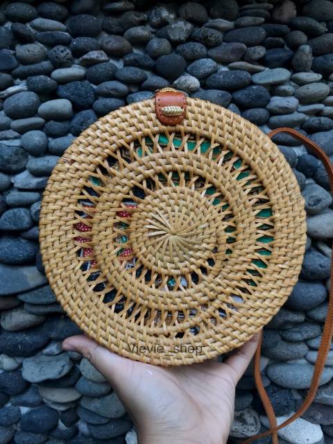 Tas Rotan Wanita Motif Keong