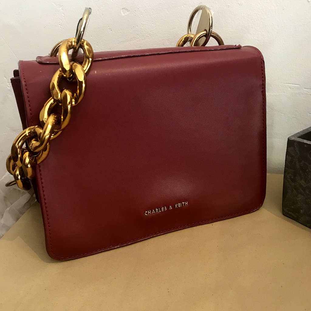 Tas Selempang wanita Medium Velvet Charles and Keith / Woman Metal Detail Front Flap slingbag maroon