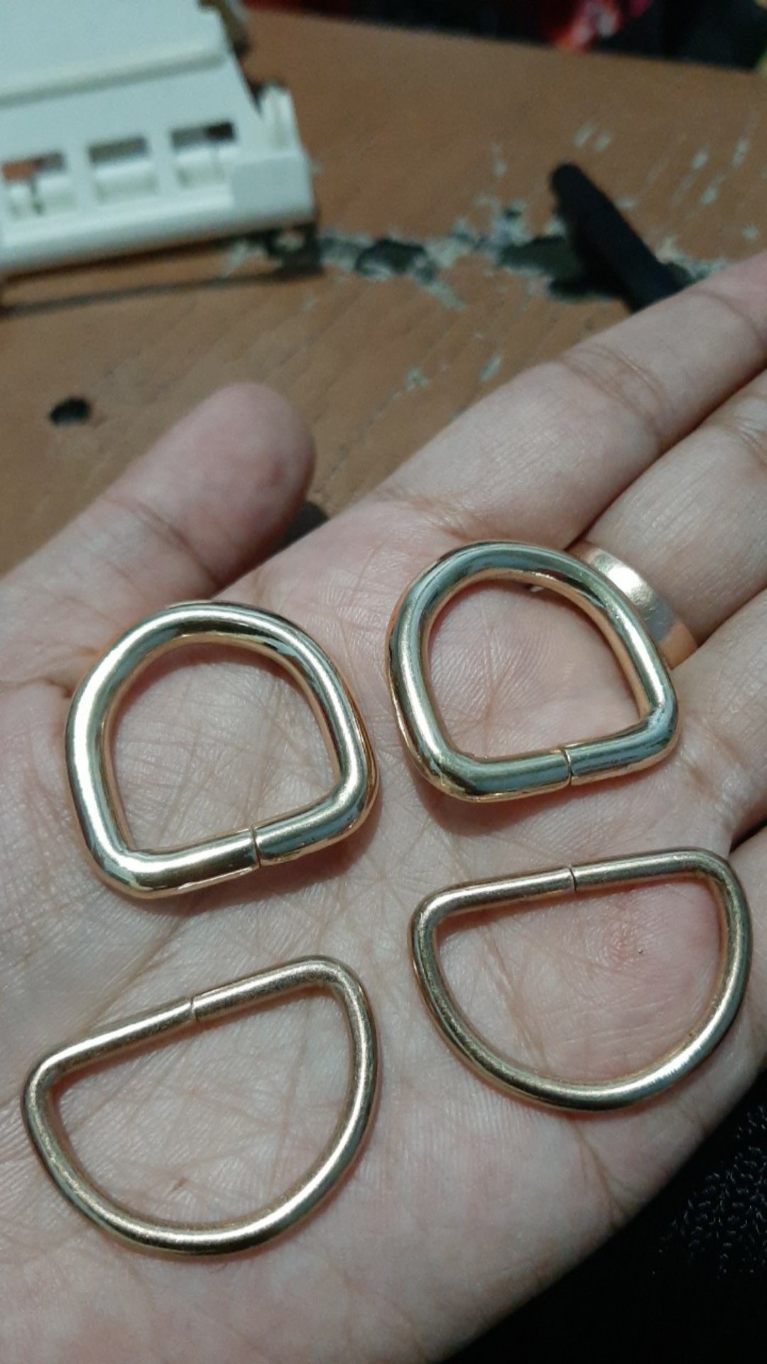Ring D 25 Mm Tebal 3 Mm Warna Emas Muda