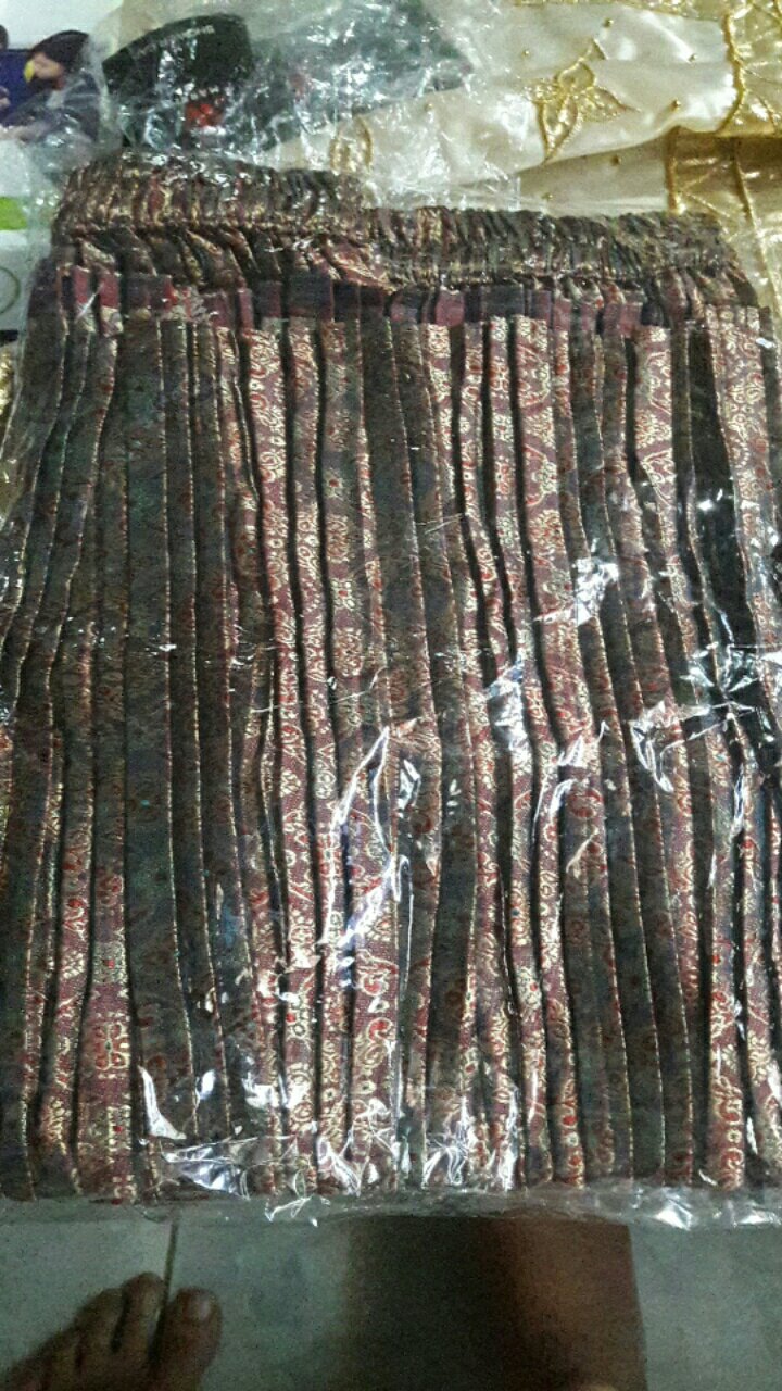 Rok Pendek Jumbo Plisket Yohana Midi Skirt Batik