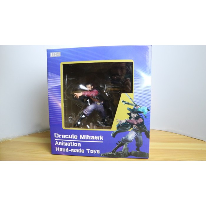 PVC Figure Dracule Mihawk One Piece Anime Statue Hawk Eye POP