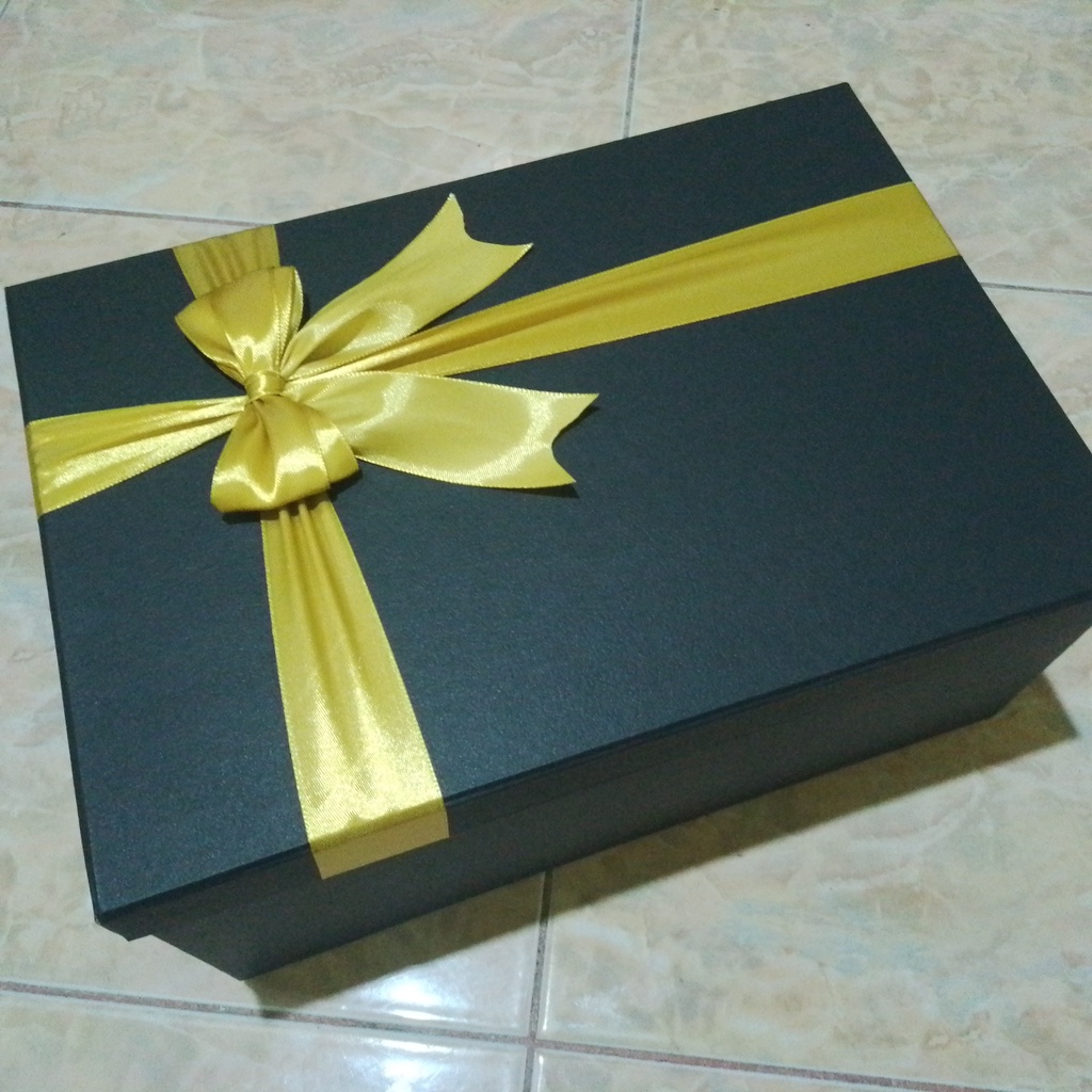

Hardbox 35x20x10 Kotak Kado Gift Box Hampers Bridesmaid Custom Premium Grosir
