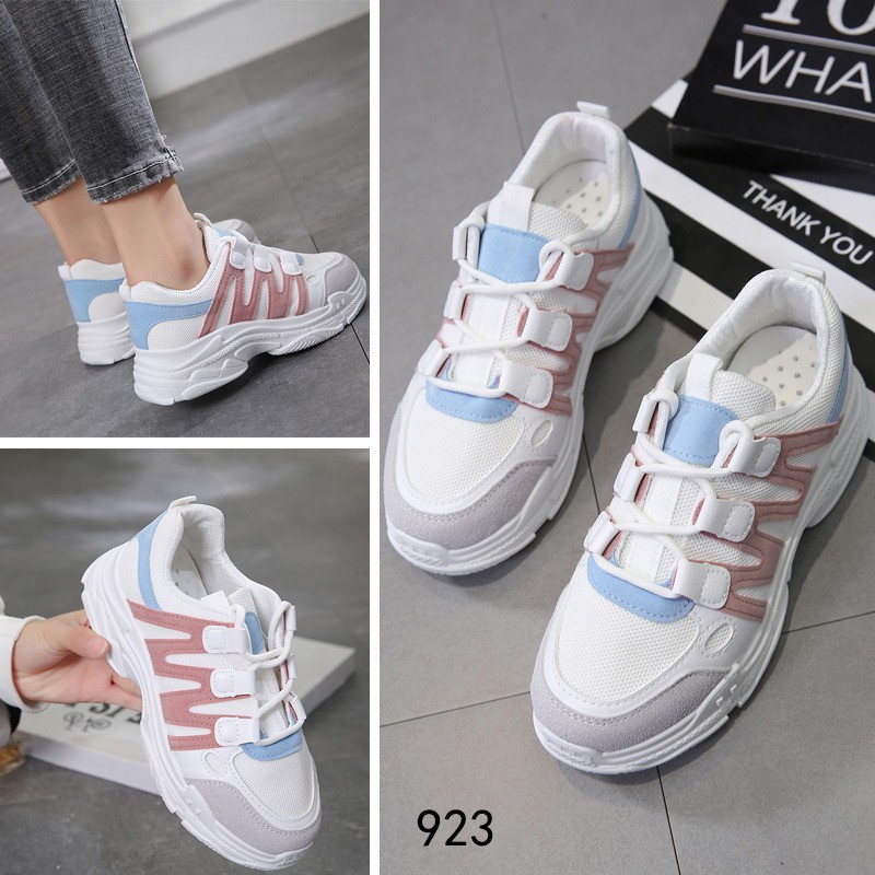 37+ Sepatu Sneakers Wanita Yang Lagi Trend 2020 Background