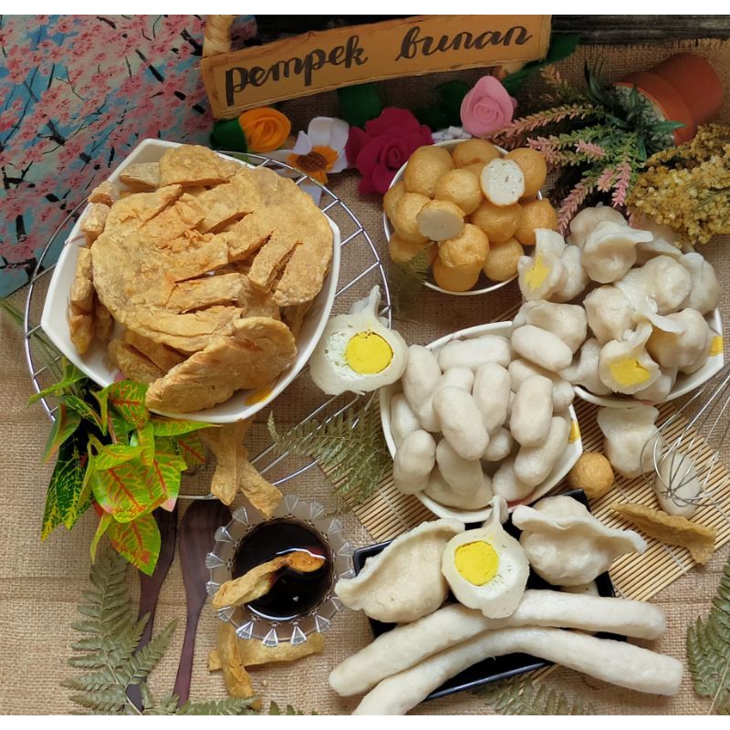 

Paket B pempek campur asli Palembang 20pc dan 3 kapal selam