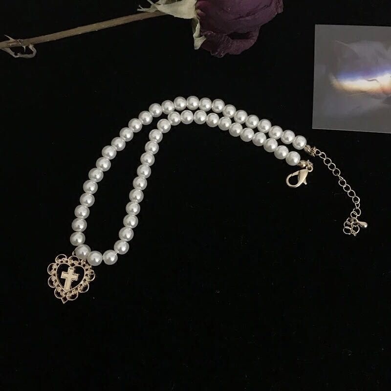 【MHANG】Kalung Mutiara Salib Cinta Mewah Vintage Temperamen Manis Berongga Cinta Aksesoris Fashion Wanita