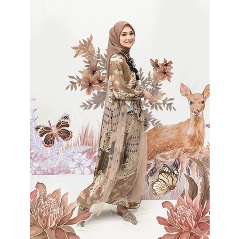 Melody Dress in Pinewood - Wearing Klamby