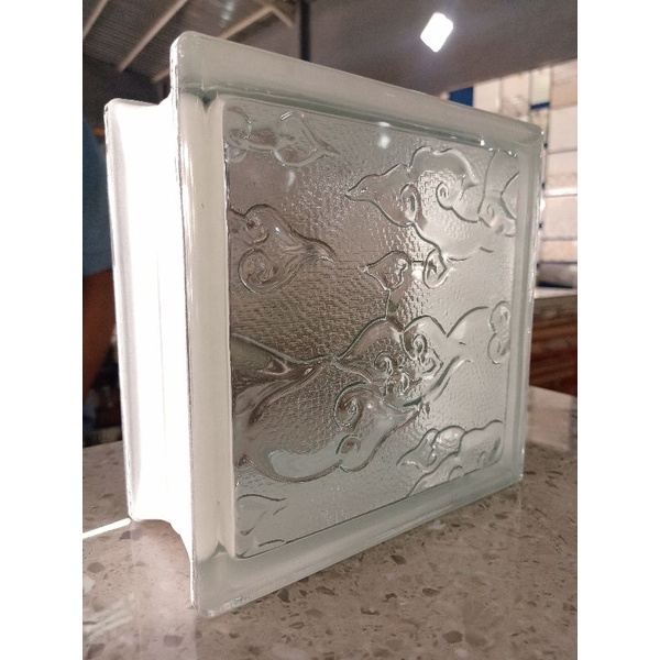 Glassblock kaca motif