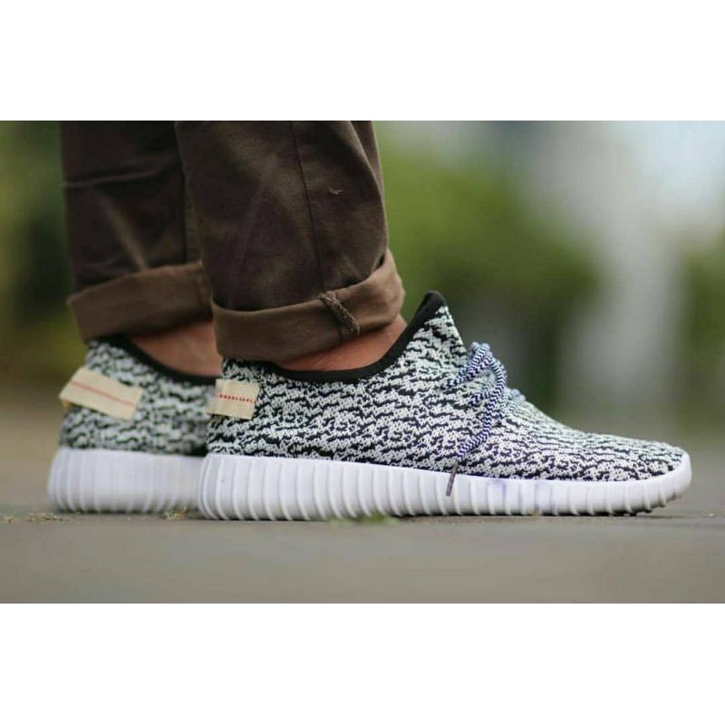 Sepatu Adidas Yezzy Import Premium Putih Vietnam Sneakers Man Women Running Jogging Senam Hadiah