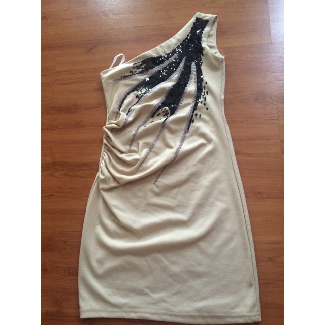 One shoulder dress