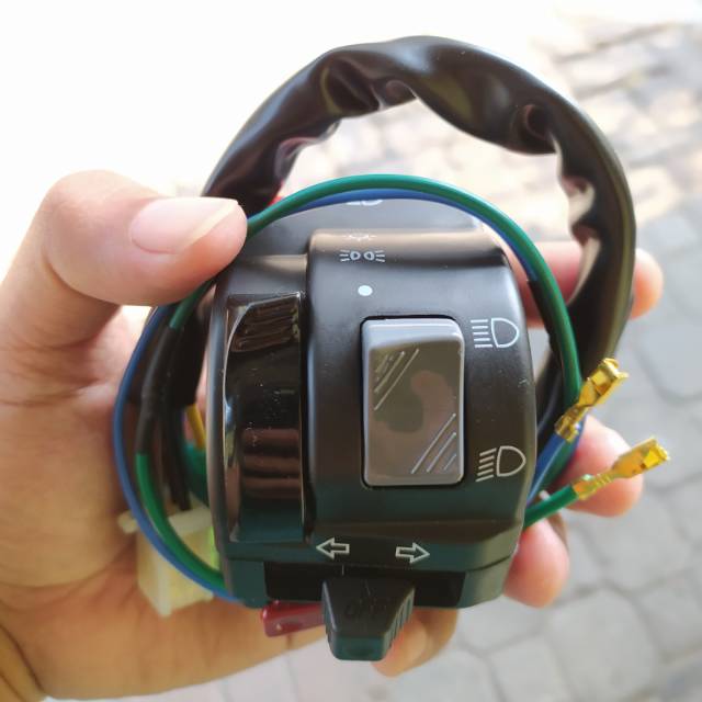 Saklar kiri Vixion pnp Lexi 125 . Saklar kiri Lexi 125 . Holder Vixion Pnp Lexi 125 ORIGINAL MINDA .