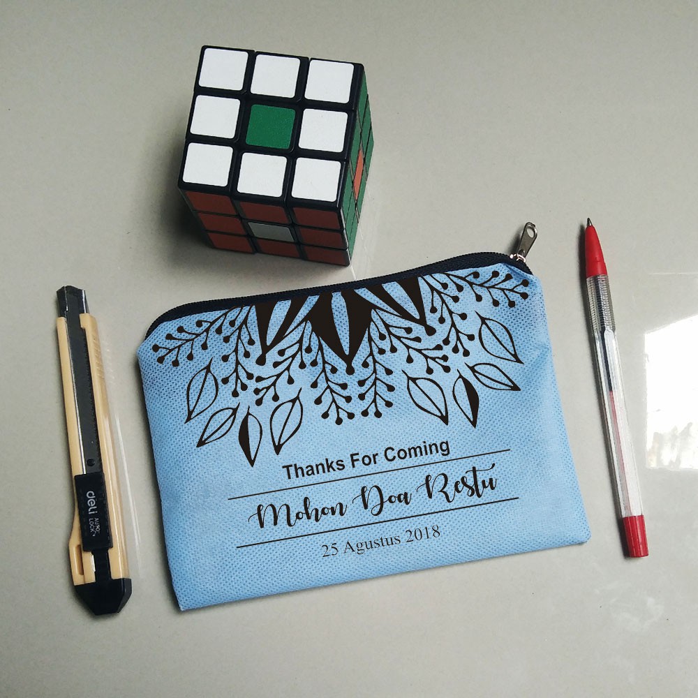 

Zipper Pouch Spunbond 20x15 Custom - Dompet Souvenir - Souvenir Murah
