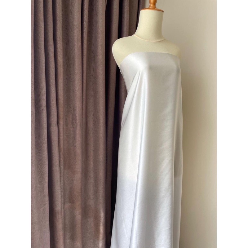 Kain Satin Silk Bahan Maxmara Warna Broken White Putih Tulang