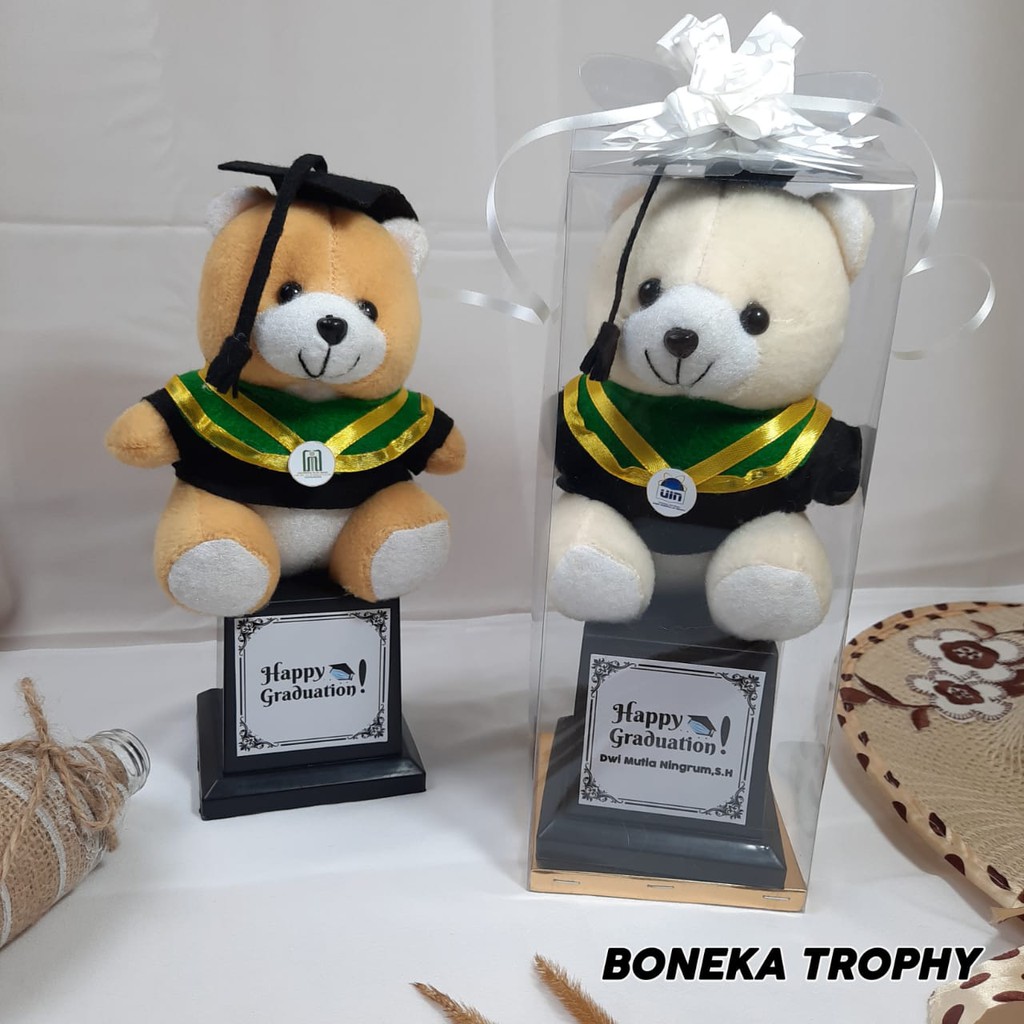 

Piala Boneka / Trophy Wisuda / Hadiah Wisuda / Boneka Murah / Boneka Wisuda