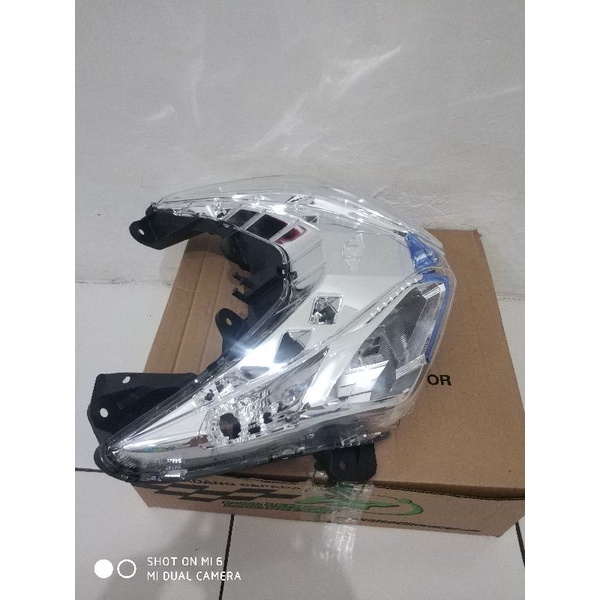 Reflektor lampu depan vario 110 fi esp (soket 3)
