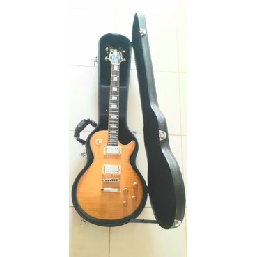 Dame Neo Classicism Les Paul Model dan efek gitar