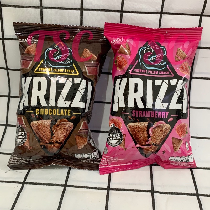 Krizzi Crunchy Pillow Snack Chocolate / Strawberry / Krizzi Chocolate / Strawberry/Cokelat/Stroberi