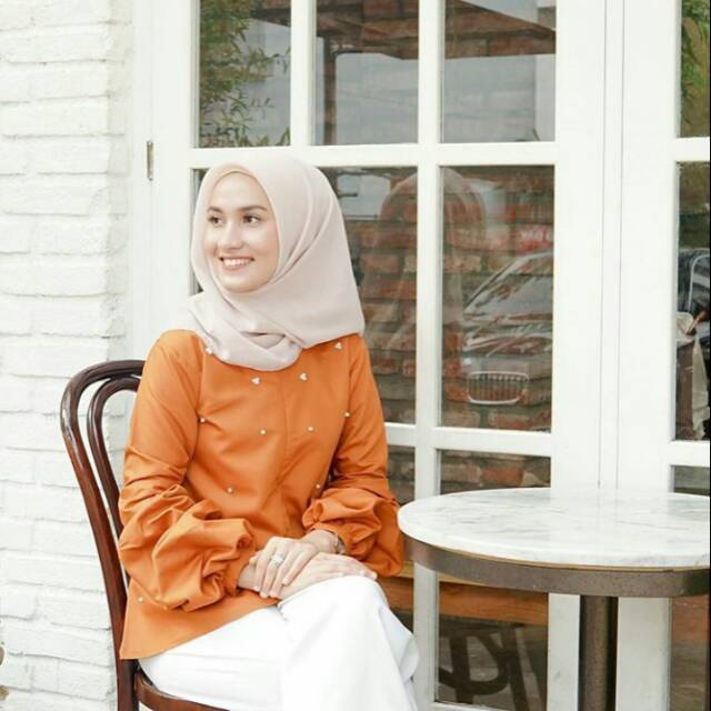 Luna Blouse Wearing Klamby