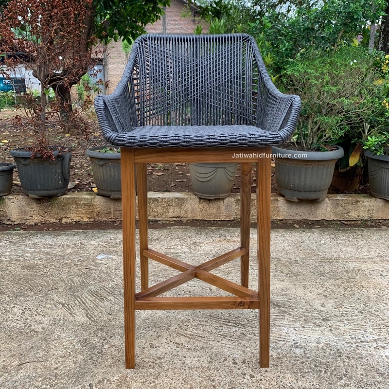 Kursi Bar stool anyaman rotan