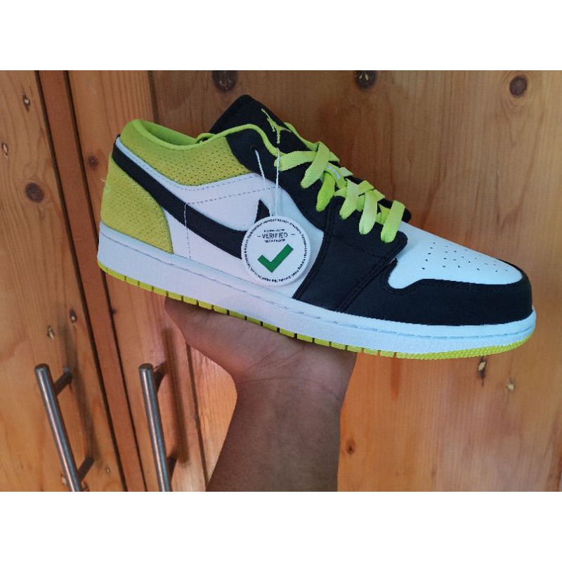 Jordan 1 Low Green Cyber