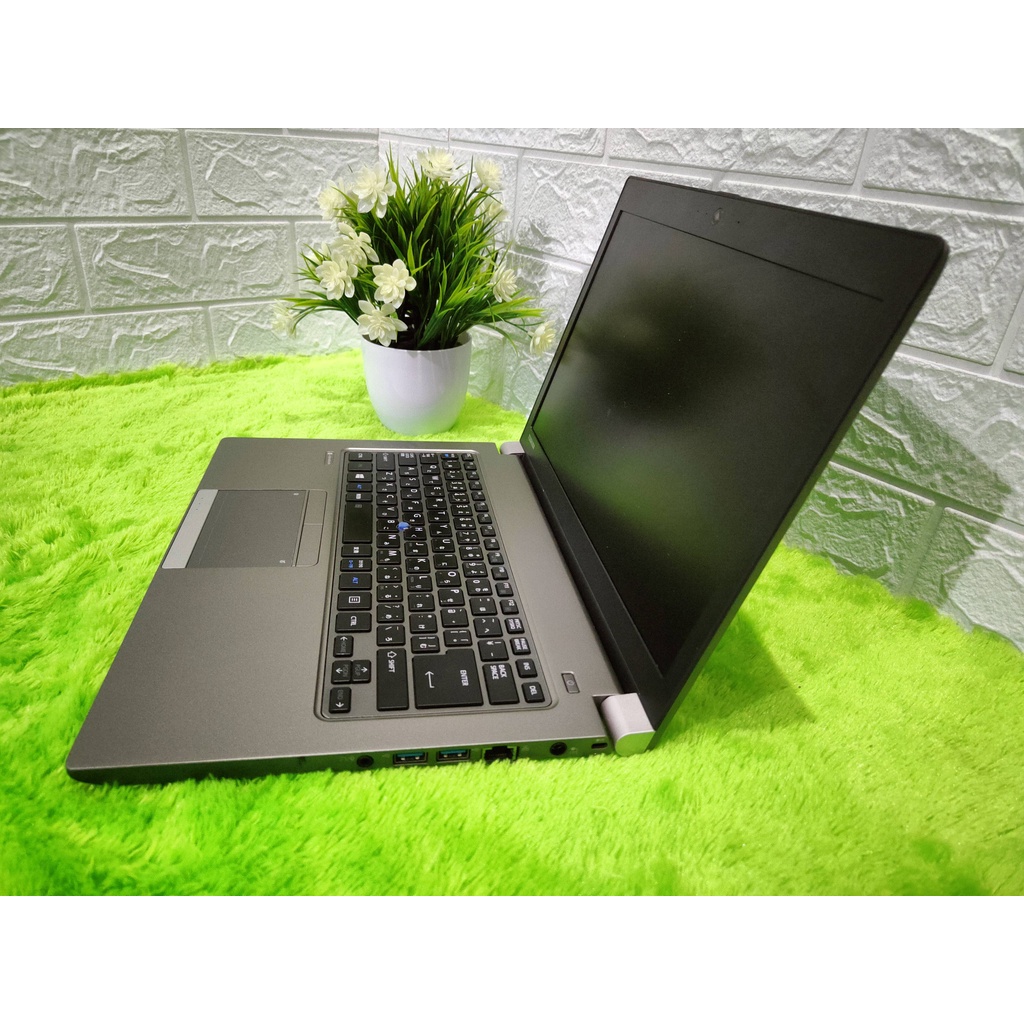 Toshiba Dynabook R64 Intel Core i3 Gen6 SSD