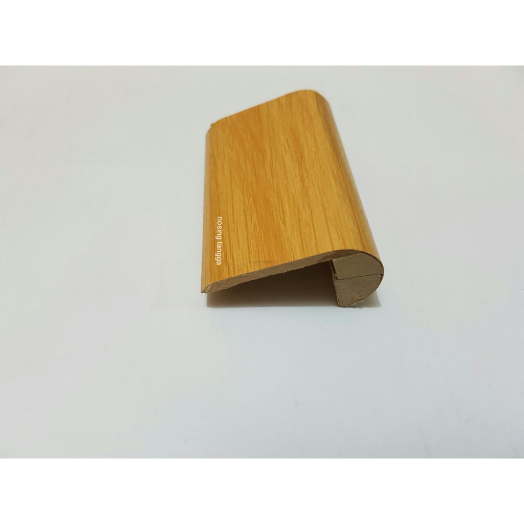 List siku tangga Nosing MDF