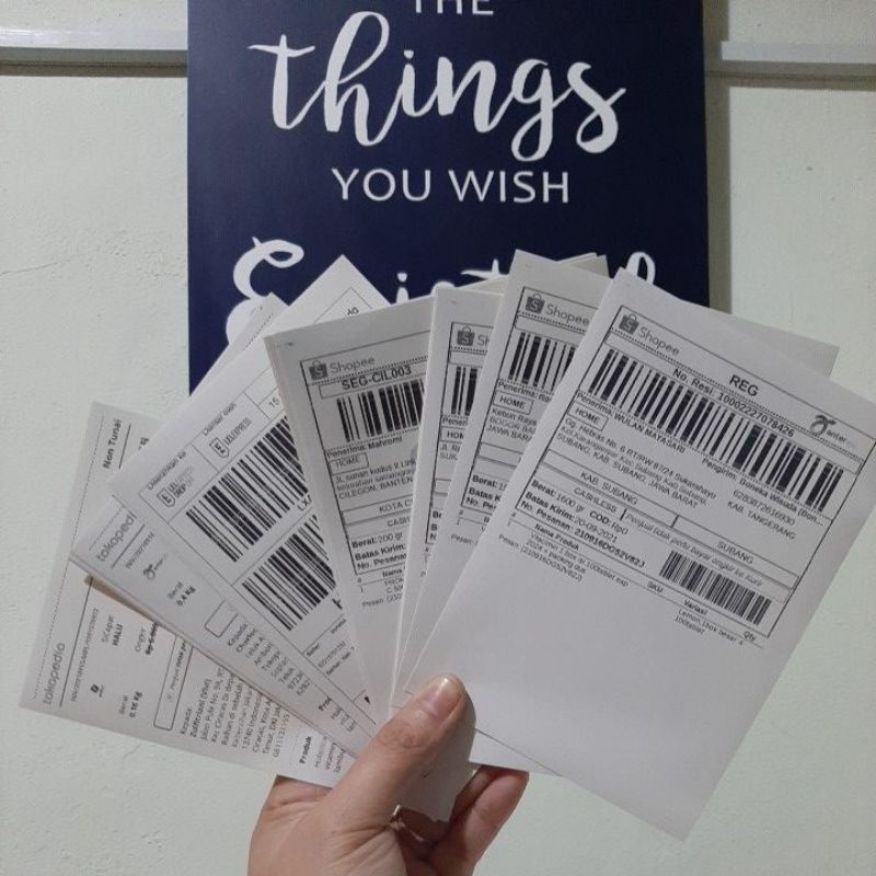 

Kertas stiker glossy ISI 100/STIKER OLSHOP / STIKER PRINT ALAMAT / STIKER PRINT / STIKER RESI THERMAL LINTEC A6 (10,5 x 14,8)cm