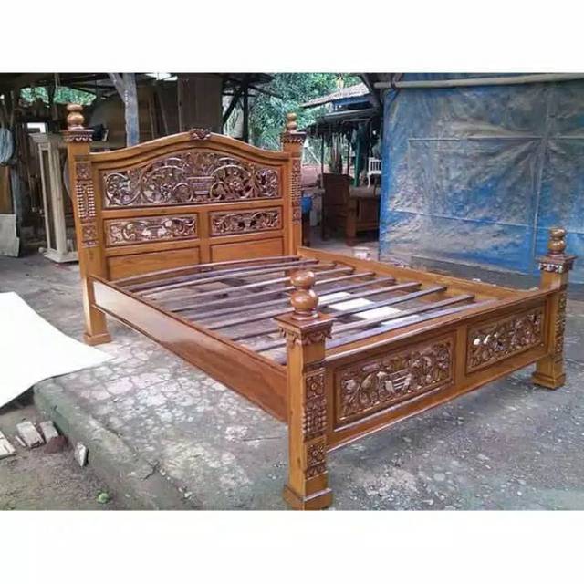 Dipan Tempat Tidur Ukir Kayu Jati Rahwana
