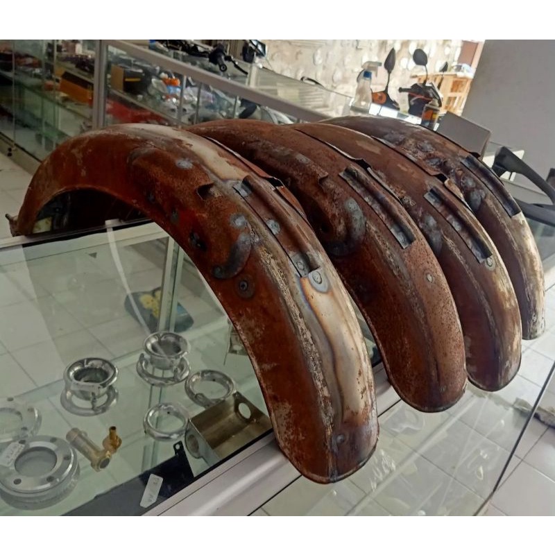 SLEBOR SPAKBOR BELAKANG CB 125