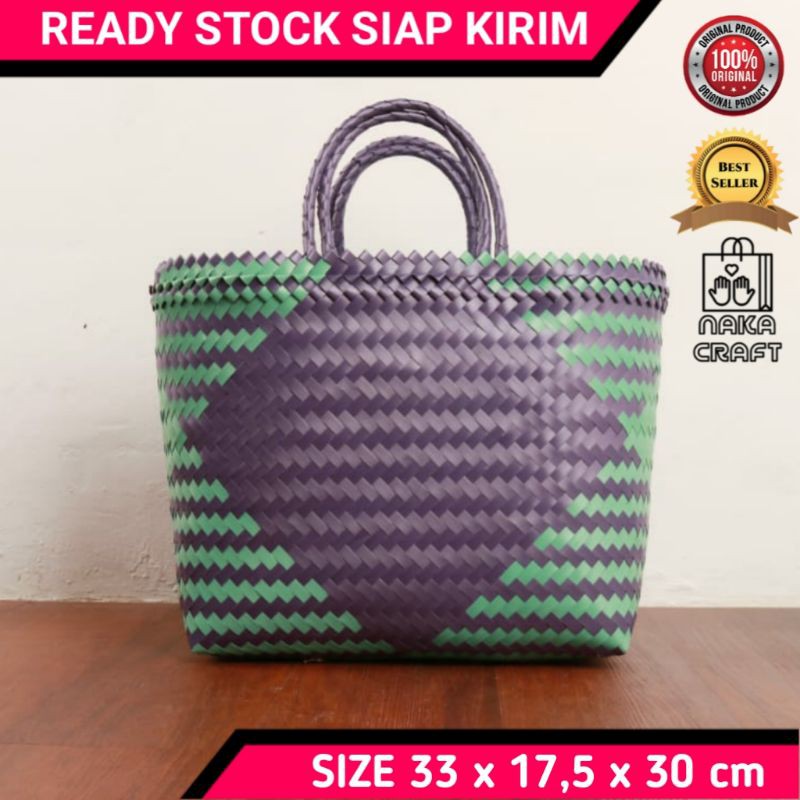 

Tas Anyaman Super Jumbo Size 33 Kaca Premium Kokoh Parcel Hantaran Lebaran