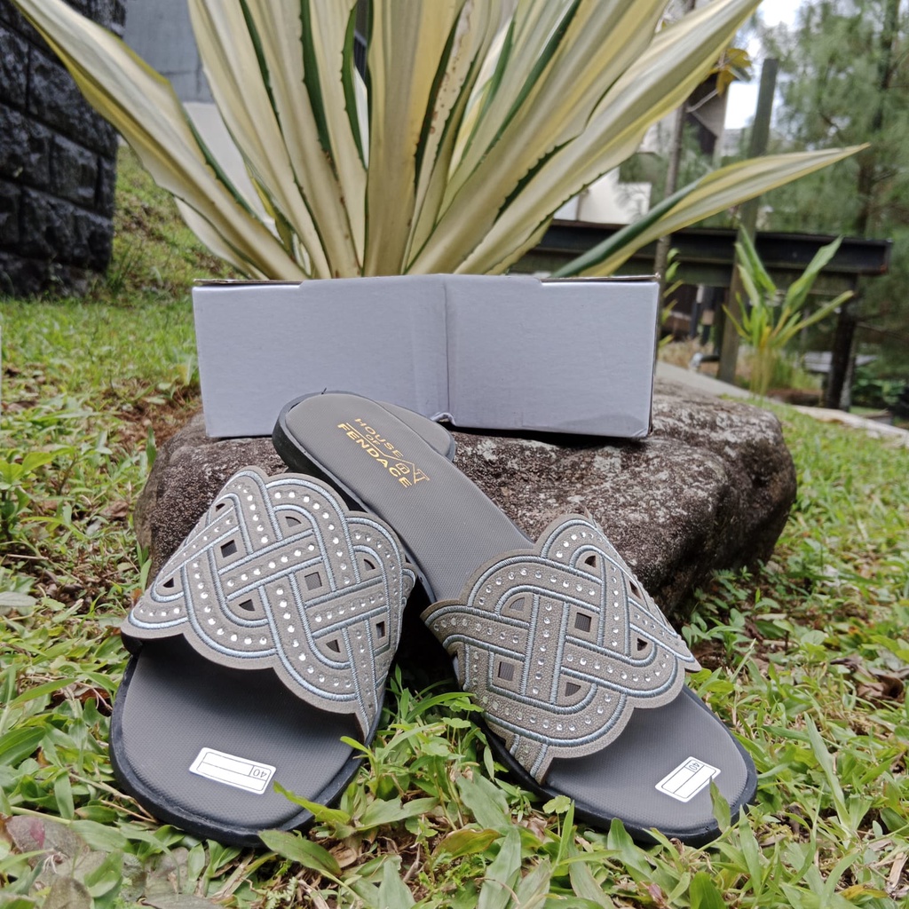 sandal pesta/pernikahan teplek wanita terbaru model LM01