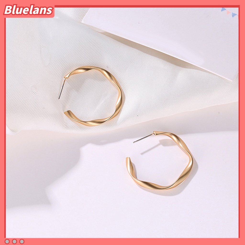 Anting Bentuk Lingkaran Geometris Bahan Alloy Matte Untuk Pesta